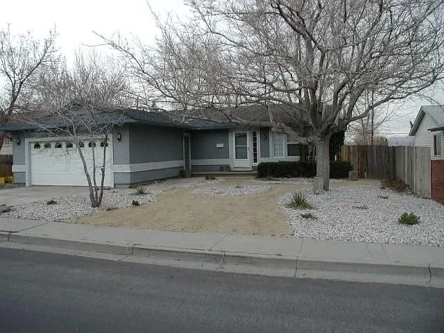 3395 Kings Row photo 1