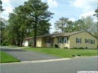 15 Hummingbird La, Whiting, NJ 08759