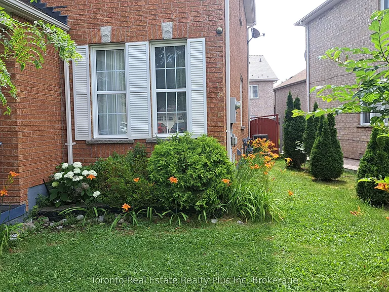 17 Calderstone Rd — Photo 2