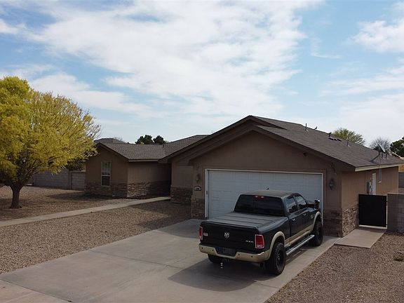 3rd image of 1205 Saunders Dr