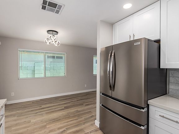 3rd image of 3014 W Zachary Dr