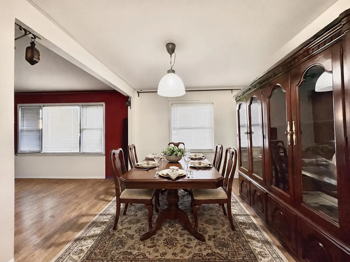 Building Photo - 2524 Parsons Blvd #2