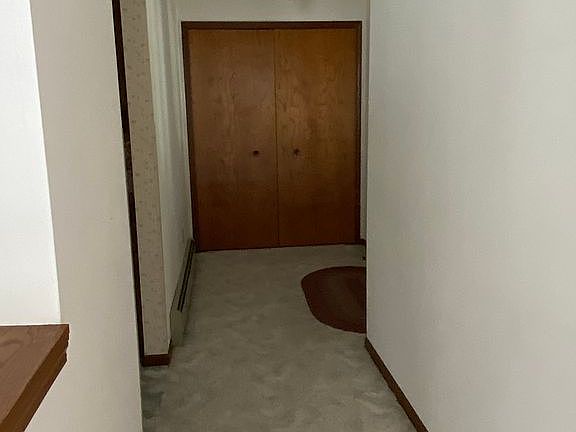 5th image of 994 Lancaster Dr