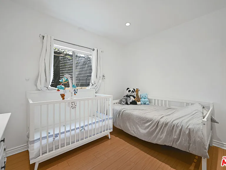 232 S Crescent Dr — Photo 19