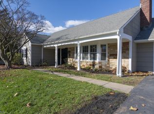 14 Buttonwood Dr, Somerset, NJ 08873