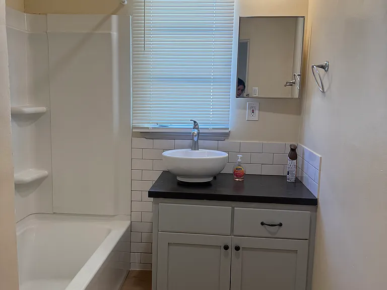 323 W I St — Photo 8