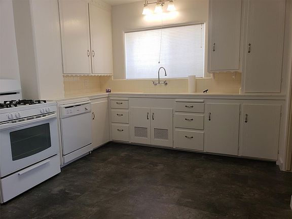 3rd image of 160 S Cragmont Ave