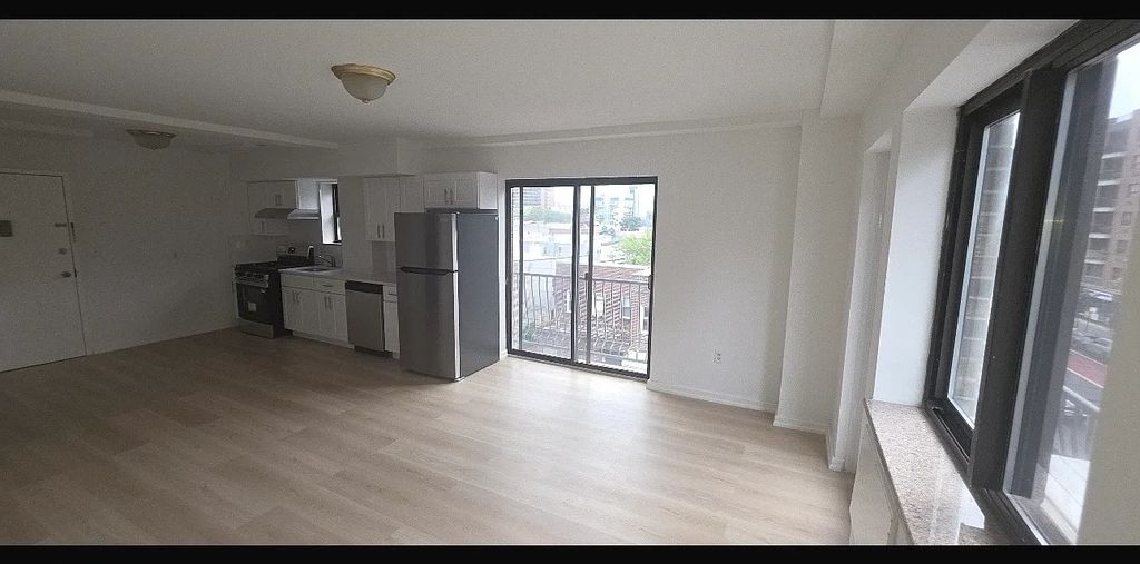 2 BR in Astoria