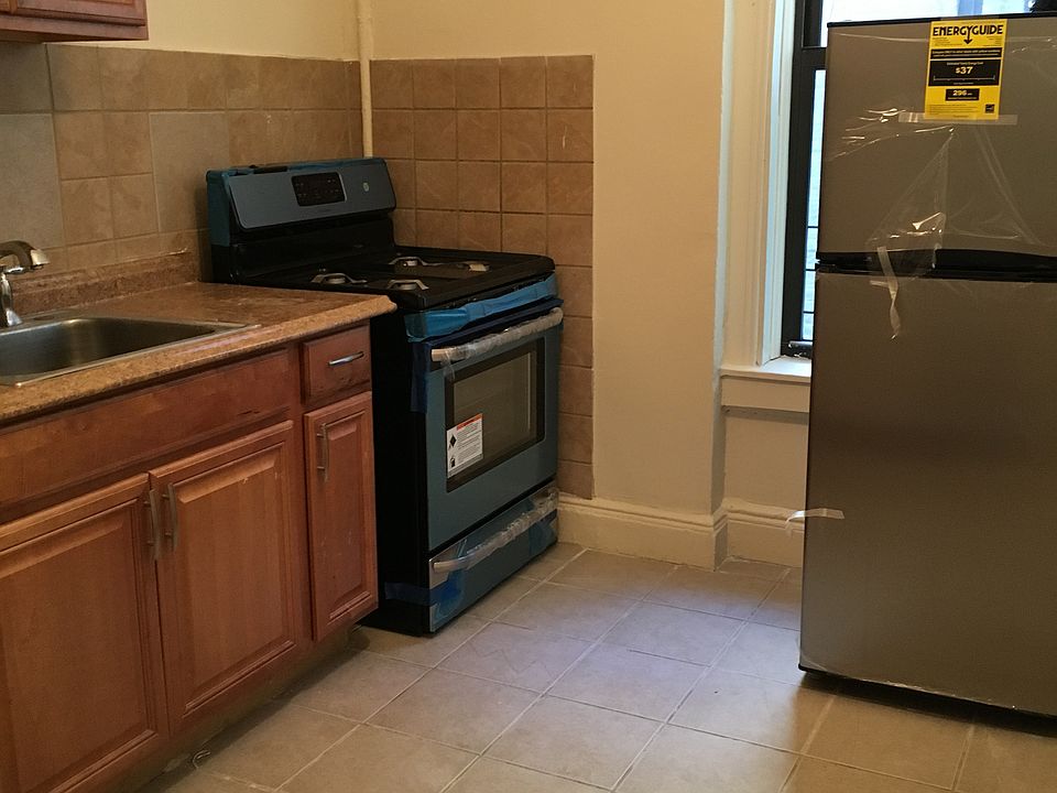 1st image of 461 Ovington Ave