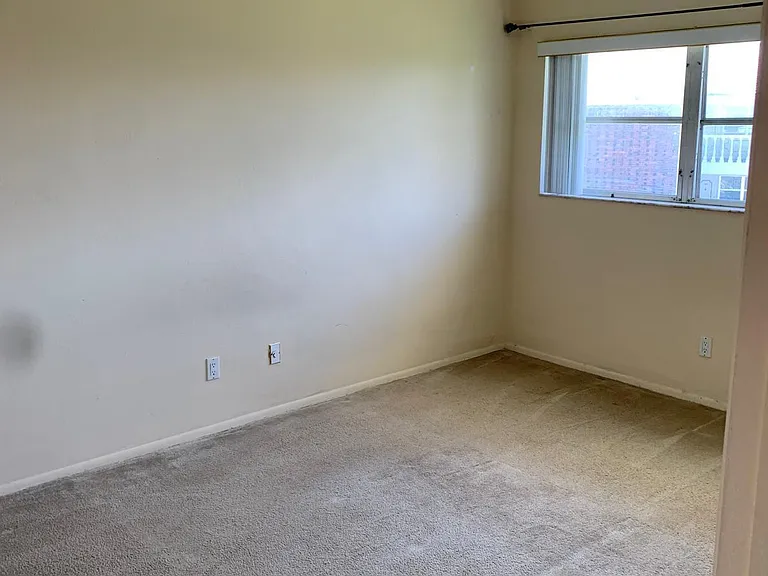 2453 NE 51st St #D316 — Photo 16