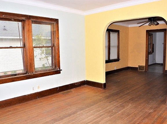 5th image of 547 Merrill Ave