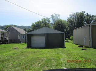 Dog Wood St, New Martinsville, WV 26155