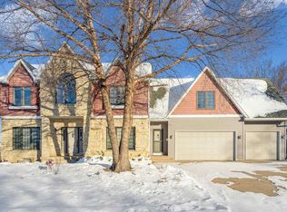 3413 Pheasant Dr, Cedar Falls, IA 50613