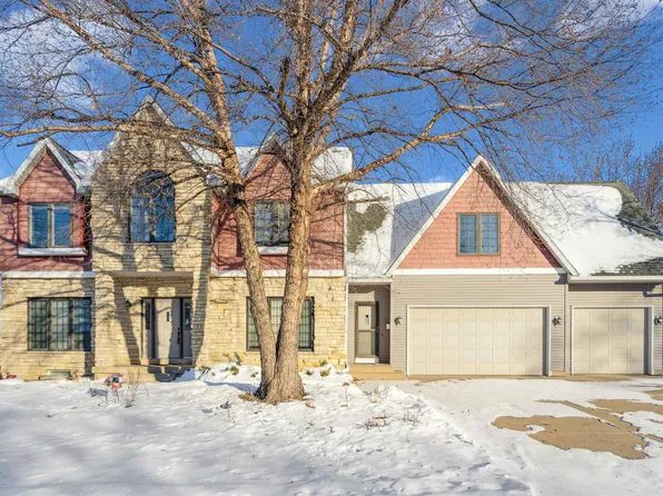 3413 Pheasant Dr, Cedar Falls, IA 50613