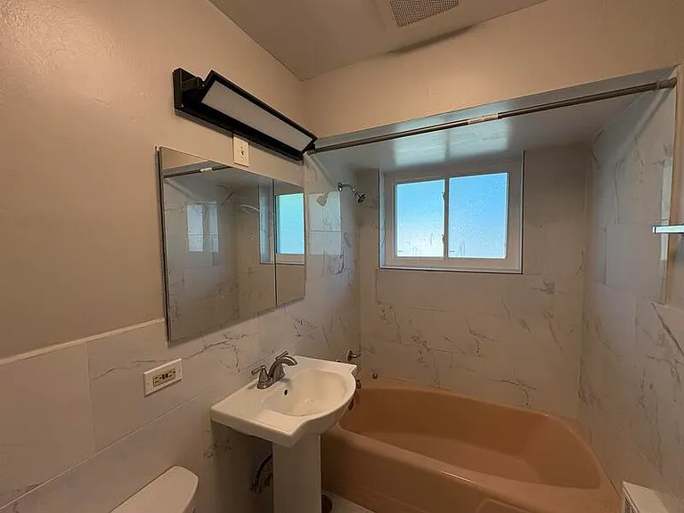 6788 N Sauganash Ave #1A — Photo 9