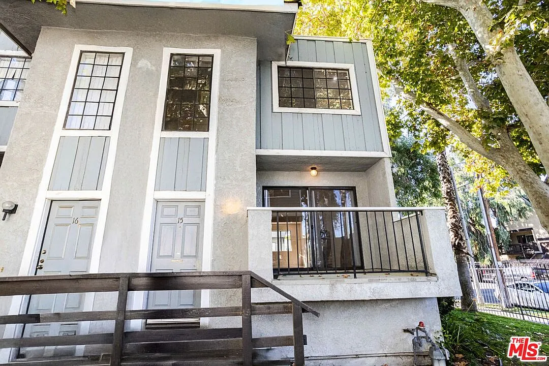 2 bed, 2.5 bath, 1275 sqft, $3,100 — Photo 1