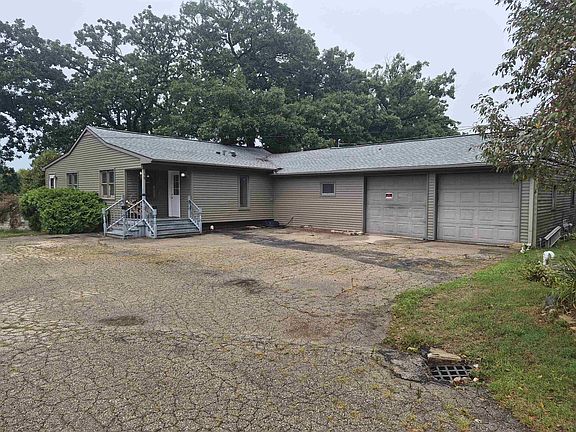 5th image of 19 E Auburn Dr
