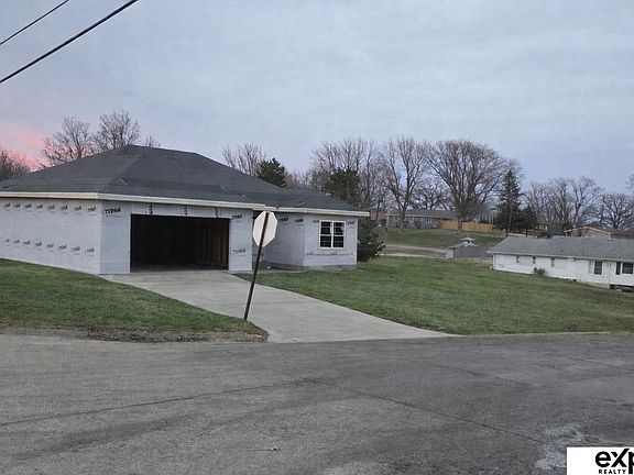 4th image of 1424 2nd Ave