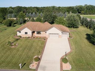 110 Red Oak Ct, Mankato, MN 56001