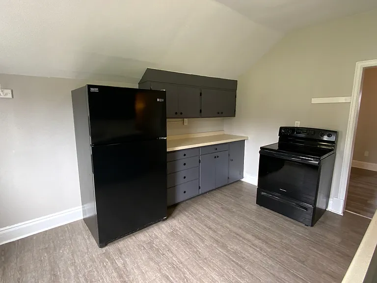 2 bed, 1.0 bath, $1,080 — Photo 8