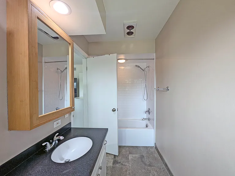 1739 Ferndale Ave — Photo 16