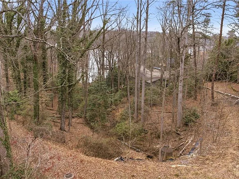 2176 Riverside Dr — Photo 23