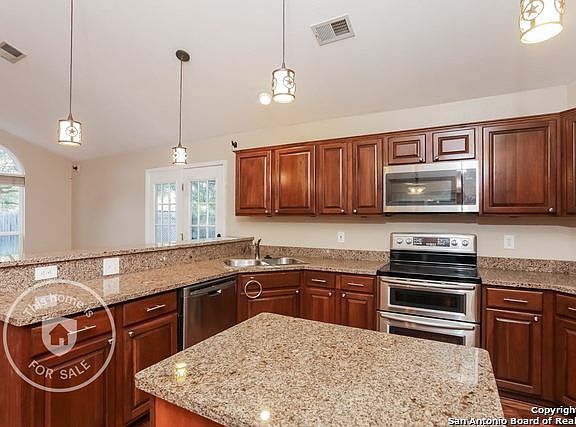 3rd image of 9610 Fonthill Dr