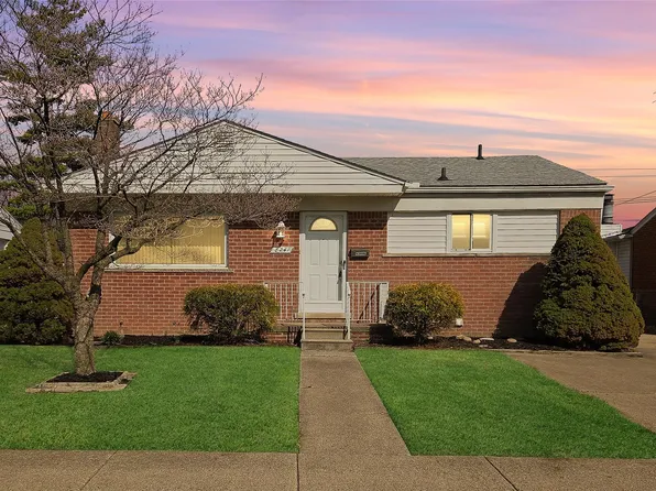 8241 Clippert St, Taylor, MI 48180
