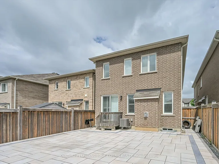 209 Baber Cres — Photo 32