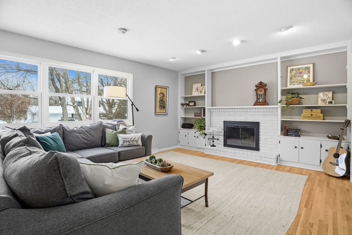 next background image