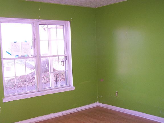 5th image of 126 Westwood Cir APT D