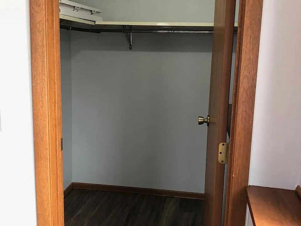 Walk in closet