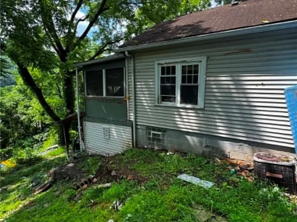 55935 Main St, Bridgeport, OH 43912