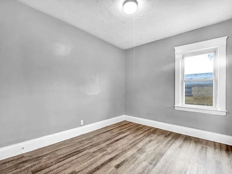 12301 Forest Ave #12301 — Photo 13