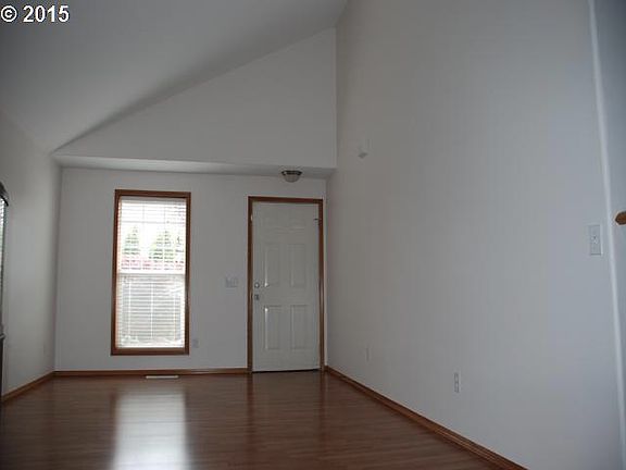 4th image of 544 SE 71st Ave