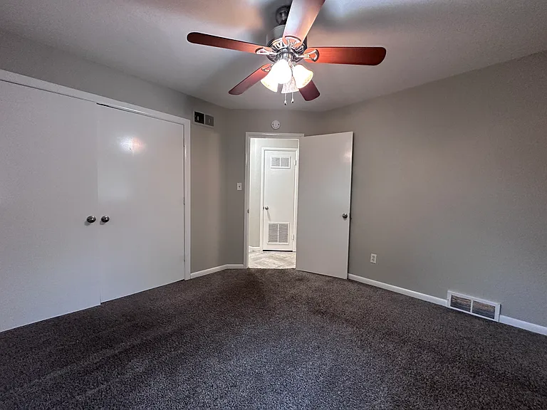 1530 Melrose Dr — Photo 13