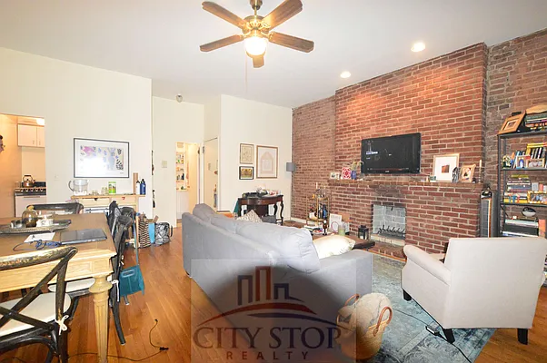 Rented by City Stop Realty | media 9