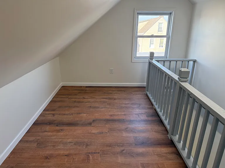 129 W 20th St #3 — Photo 15