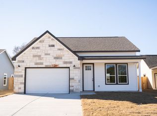 313 String Prairie Way, Smithville, TX 78957