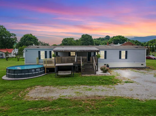 5226 Cannon St, Elliston, VA 24087