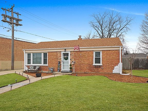 3rd image of 2741 Calwagner St