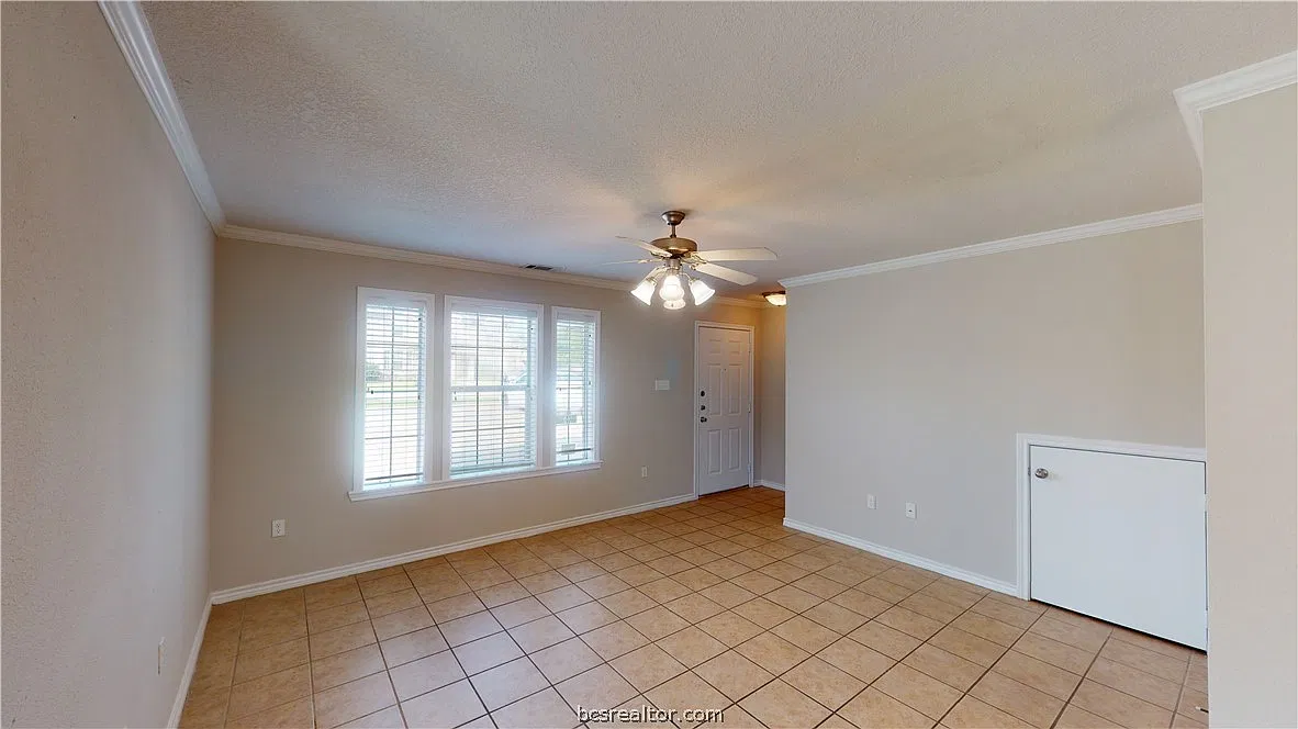3 bed, 1364 sqft, $1,450 — Photo 2