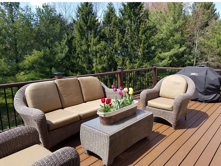 17 Pioneer Ct — Photo 1