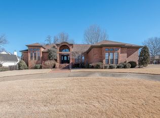 2805 E Brandon Cir, Fayetteville, AR 72703