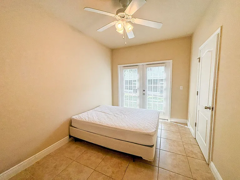 2954 SW 35th Pl #60 — Photo 9