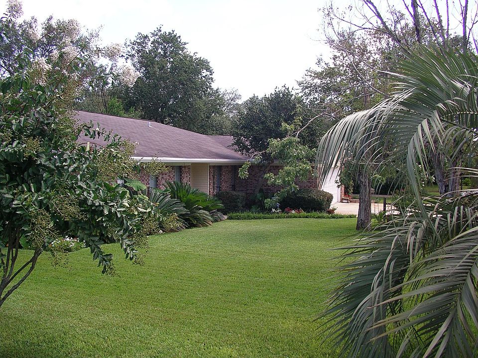 1st image of 728 Powell Dr NE