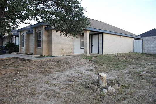 1801 Denmark Ln — Photo 2