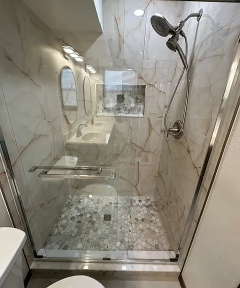Primary Bathroom with Rain shower head and additional magnetic handheld shower head