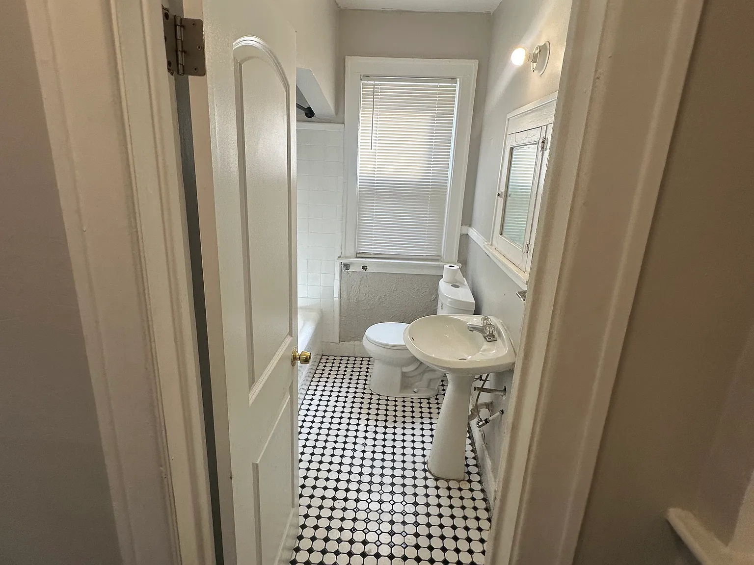 3 bed, 1152 sqft, $1,125 — Photo 3