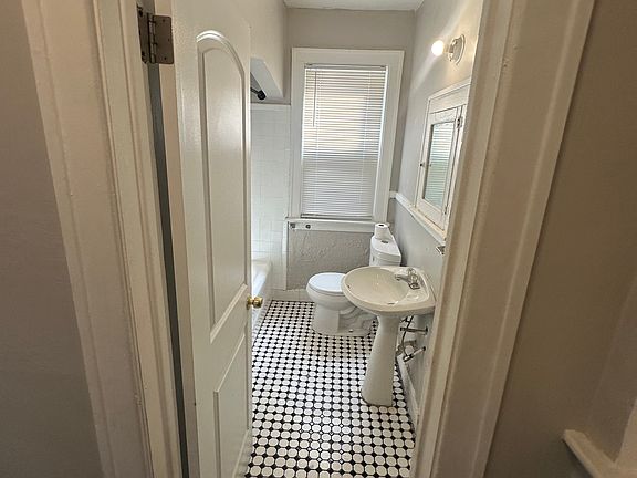 3rd image of 1980 W Grand St #2